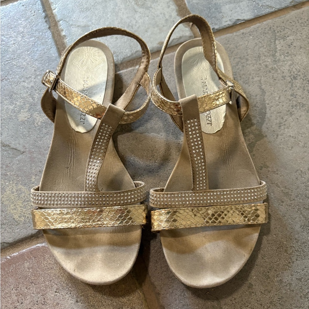 Gold Textured Sandals